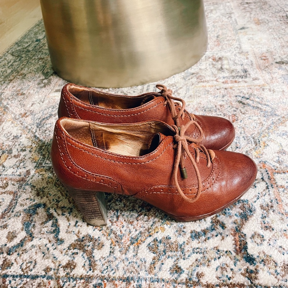 Clarks brown/Tan leather heels